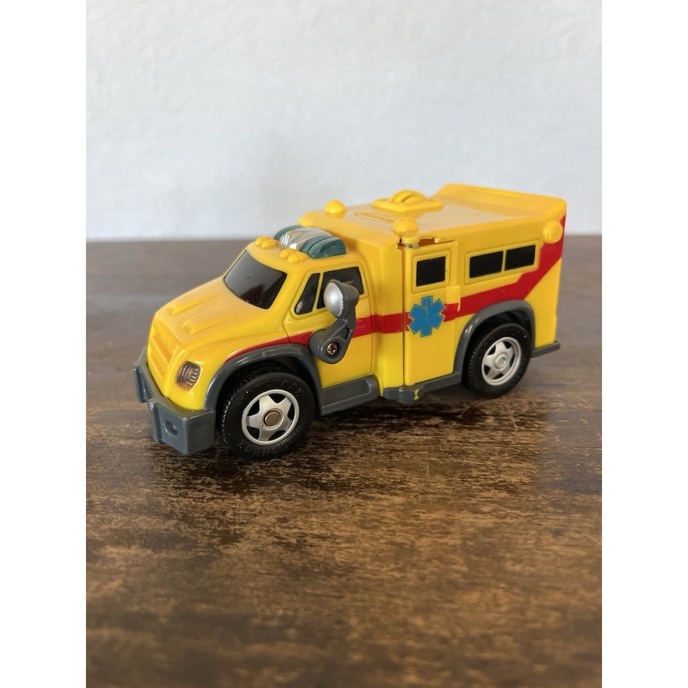 Matchbox Rescue Emergency Ambulance Vehicle "Vintage 2001" Does Not Make Noise‎